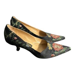 Ombeline Paris Vintage Embroidered Floral Tapestry Kitten Heels Size 38 US 8